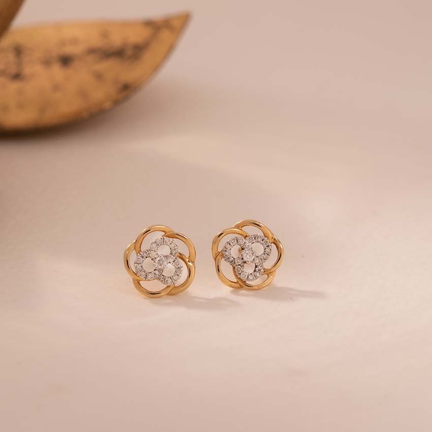 02_04 Floweret Cluster Diamond Stud Earrings - Image 4